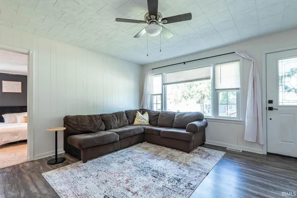$247,500 | 2812 Eastern Avenue, Bedford, IN 47421