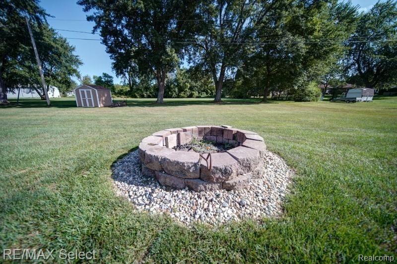 6682 Rustic Ridge Trail Grand Blanc, MI 48439 - Photo 33 of 34 Fire pit.jpg