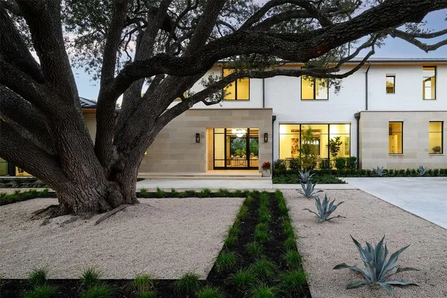 a house view with a outdoor space