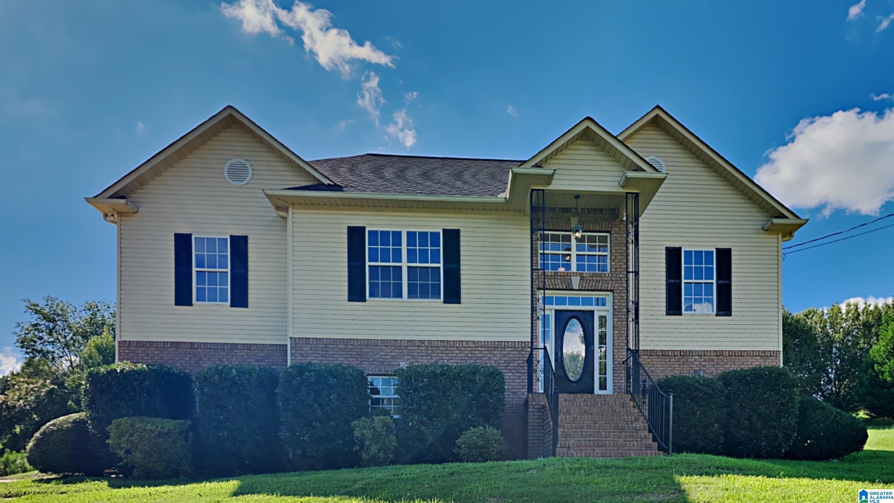 637 South Hillcrest Road Odenville, AL 35120 - Photo 1 of 7