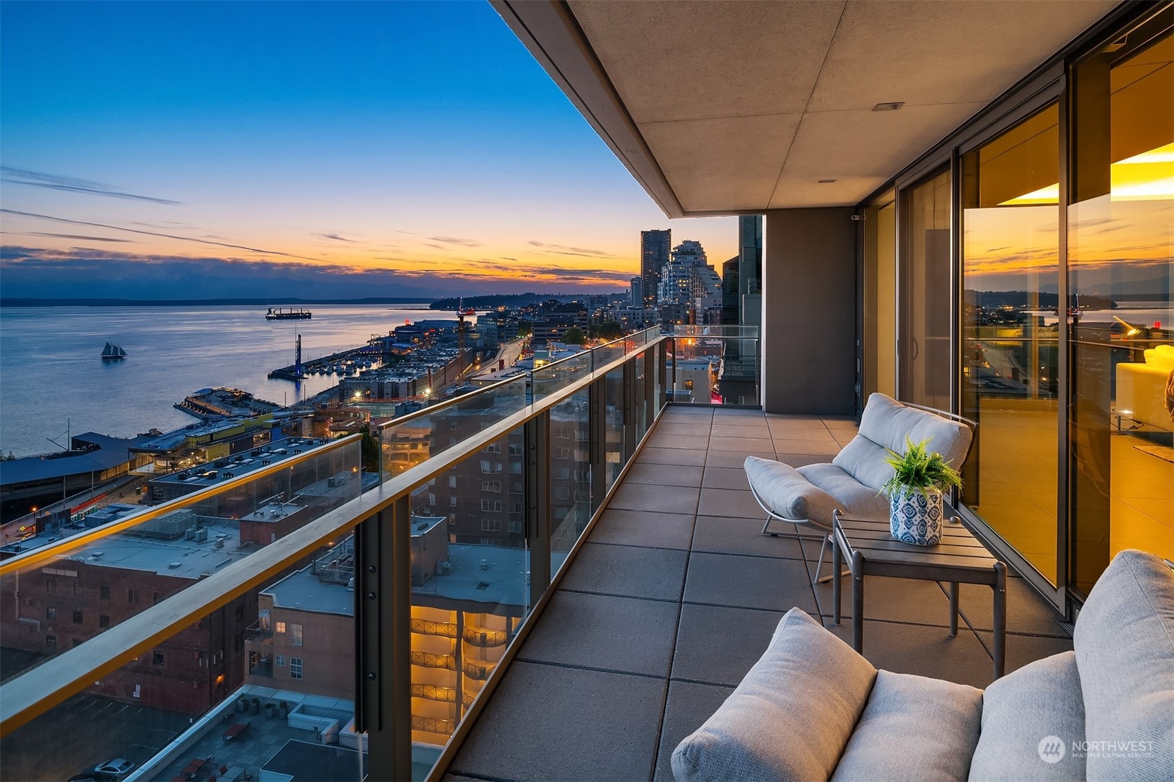 99 Union Street, Unit 1103 Seattle, WA 98101 - Photo 30 of 31