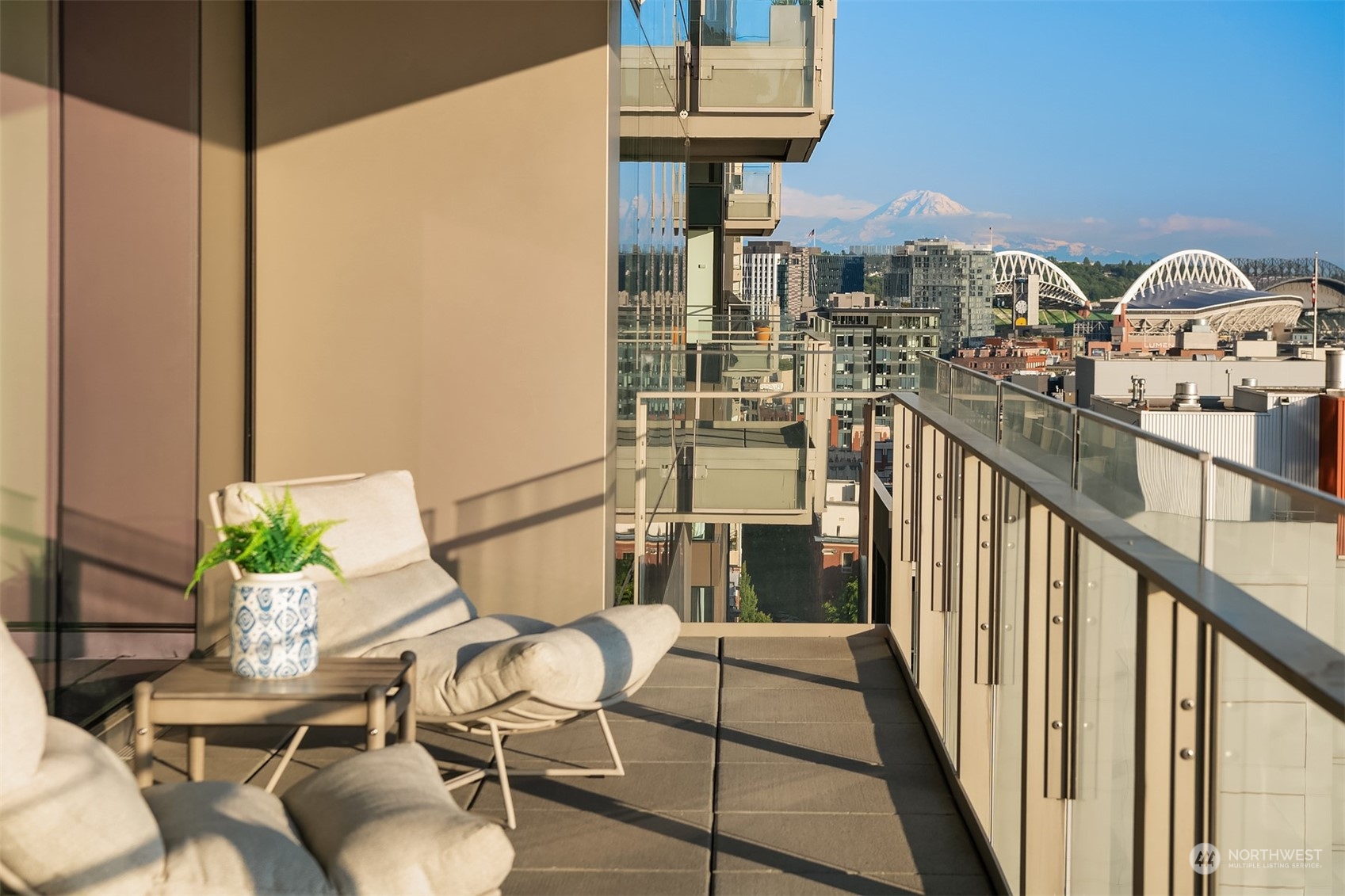 99 Union Street, Unit 1103 Seattle, WA 98101 - Photo 6 of 31