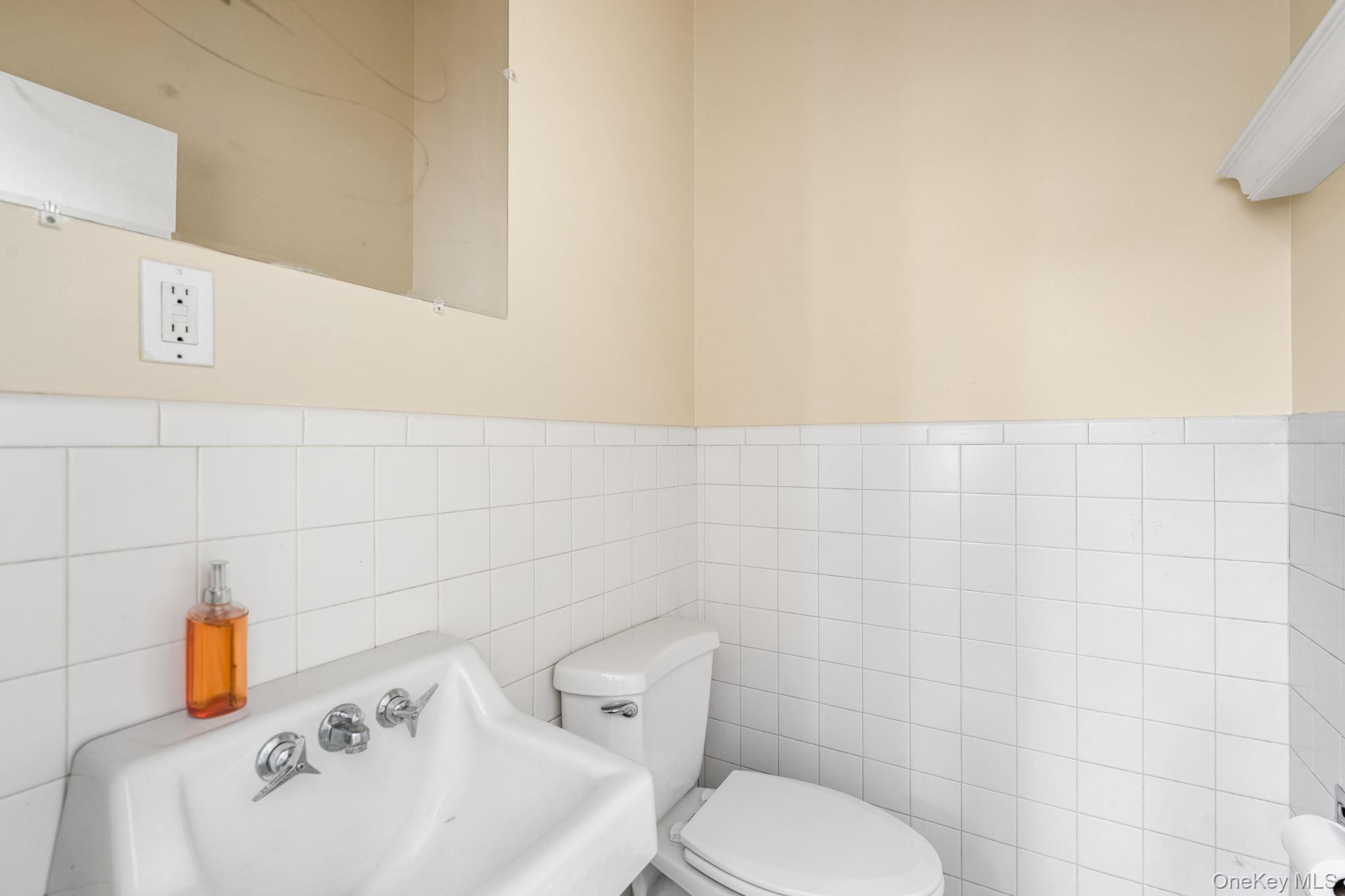 292 Mill Street Poughkeepsie, NY 12601 - Photo 32 of 34