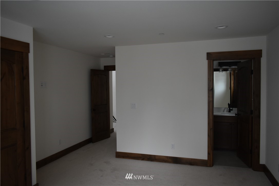 1421 Kokanee Loop Cle Elum, WA 98922 - Photo 17 of 33 a view of cupboard