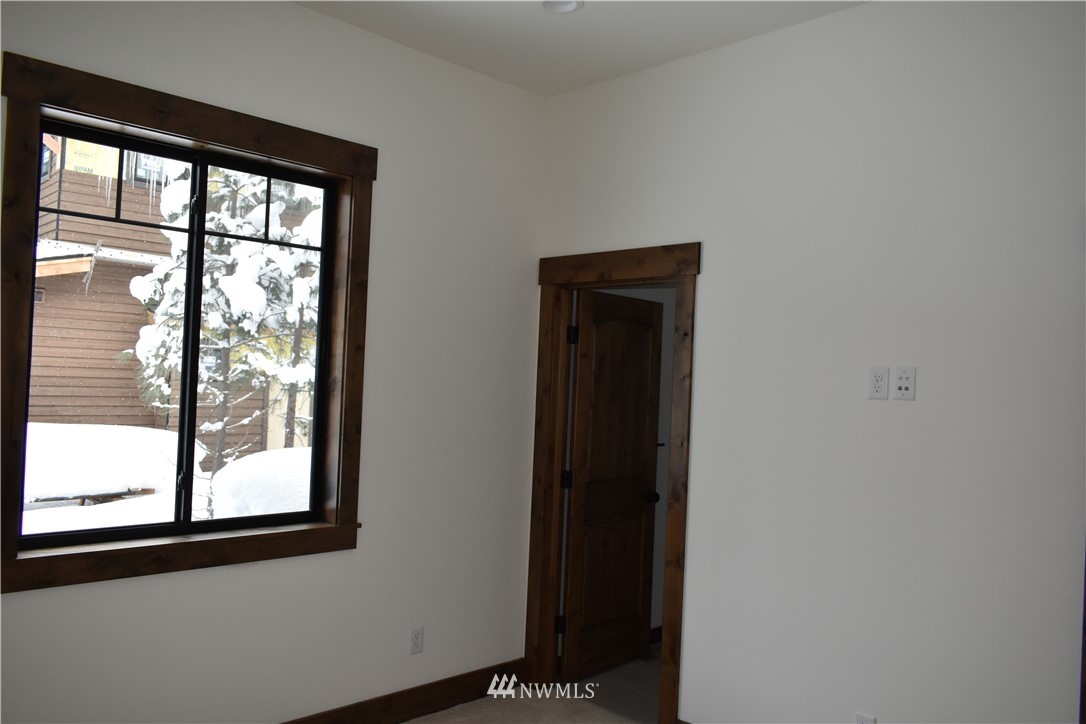 1421 Kokanee Loop Cle Elum, WA 98922 - Photo 20 of 33 a view of a front door