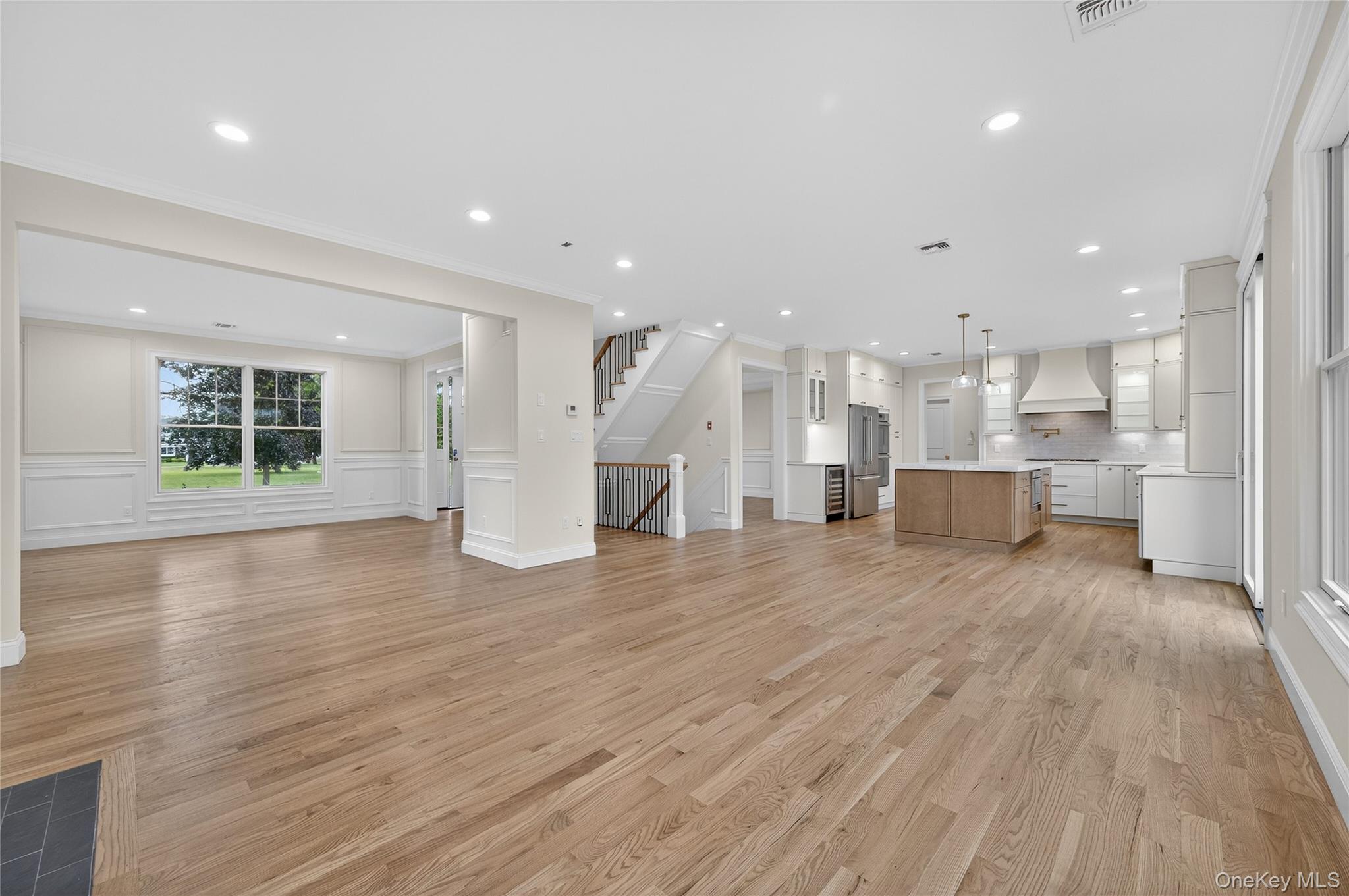 229 Brixton Road Garden City, NY 11530 - Photo 3 of 40