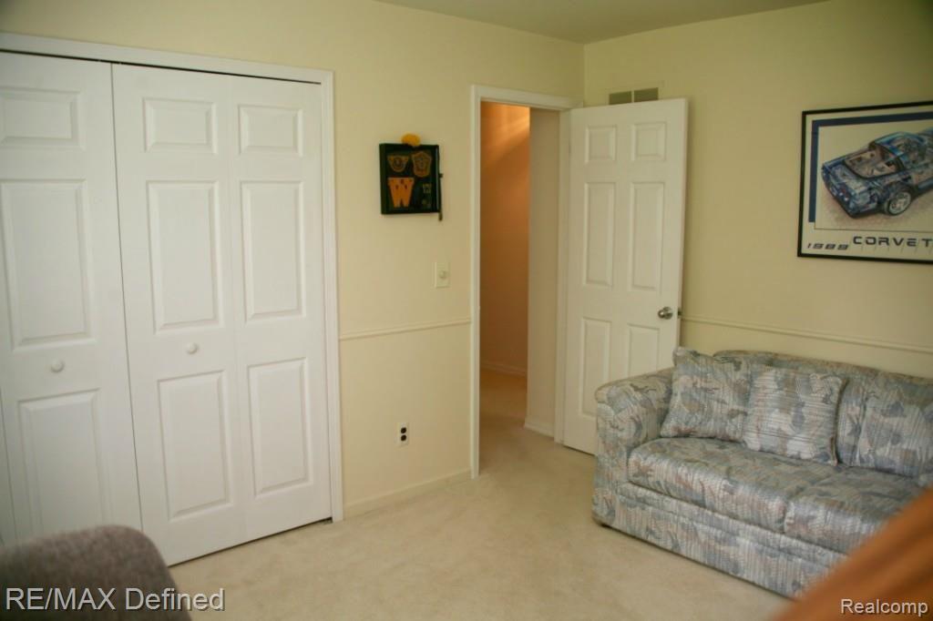 2376 Norton Road Rochester, MI 48307 - Photo 18 of 25 thumb_IMG_1413_1024.jpg