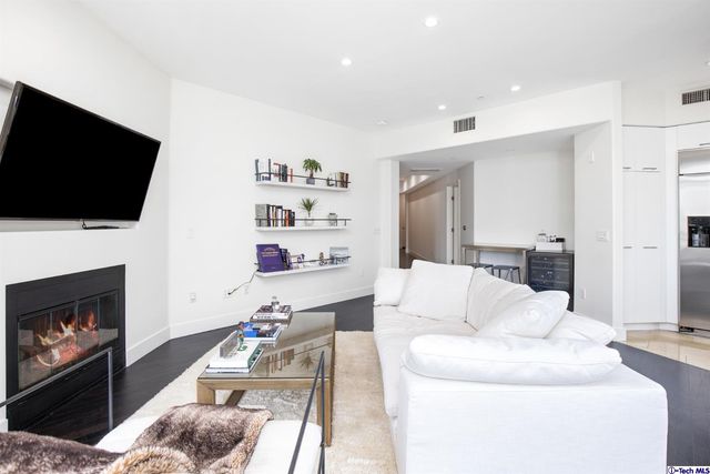 $1,200,000 | 656 Caruso Avenue, Glendale, CA 91210