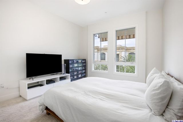 $1,200,000 | 656 Caruso Avenue, Glendale, CA 91210