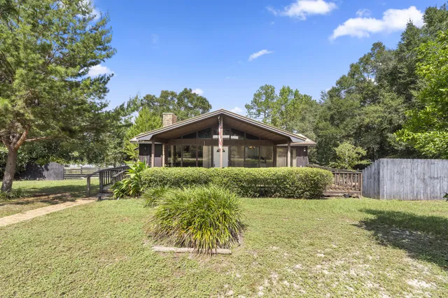 $240,000 | 305 Marion Drive, DeFuniak Springs, FL 32433
