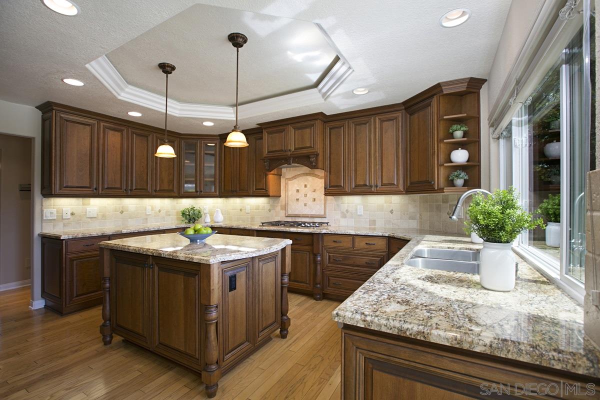 16256 Country Day Road Poway, CA 92064 - Photo 5 of 24