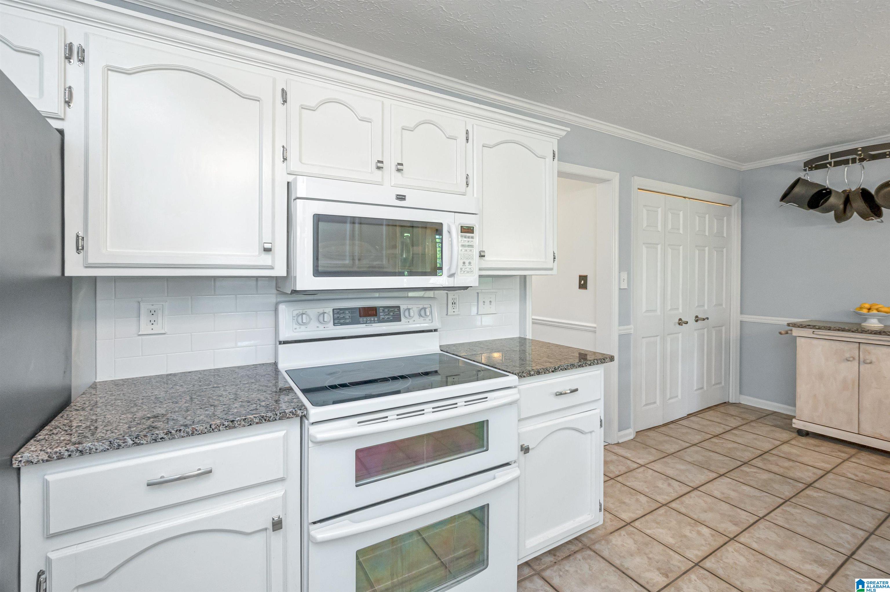 6011 Springview Drive Mount Olive, AL 35117 - Photo 18 of 54