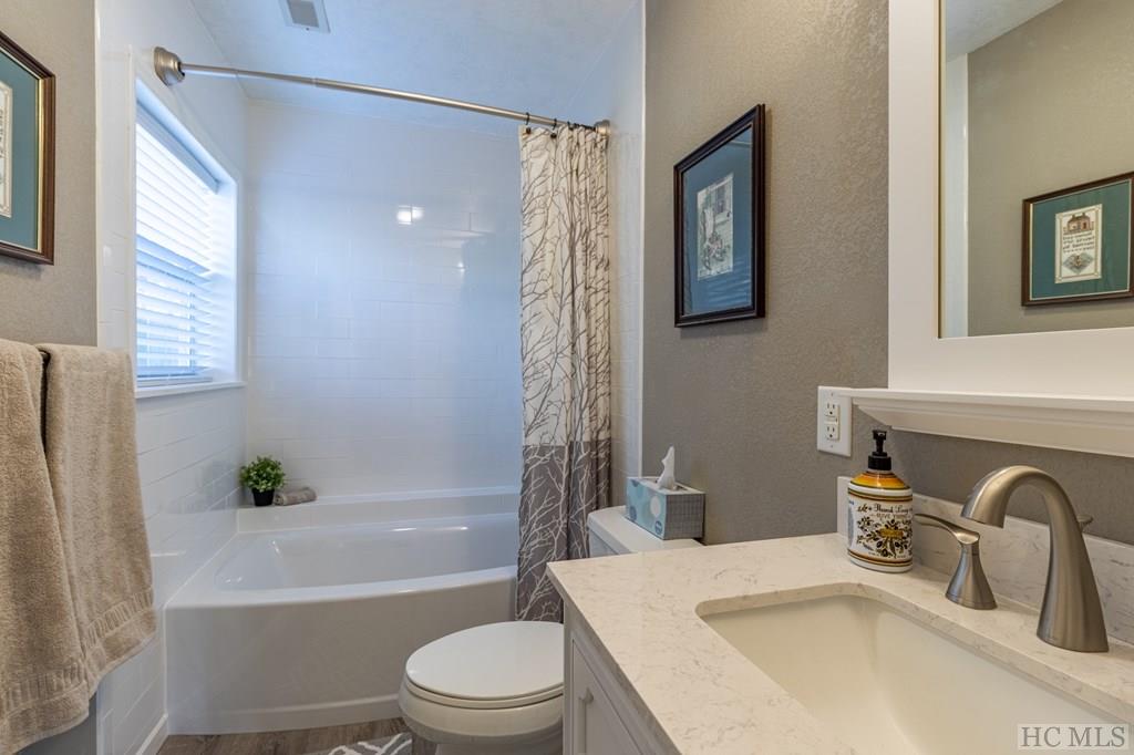 434 Holly Road Sapphire, NC 28774 - Photo 26 of 44 Gallery Image 26