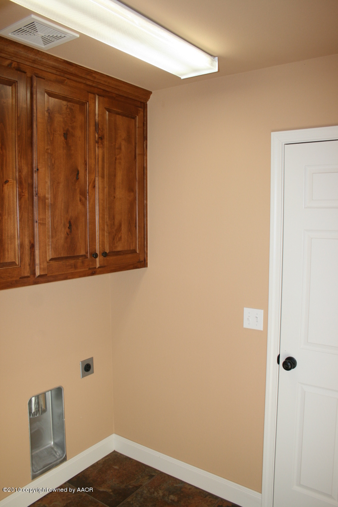 5804 South Rusk Street Amarillo, TX 79118 - Photo 14 of 18 a view of a small space