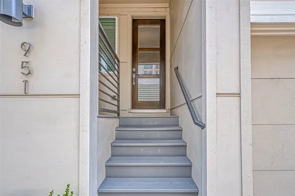 $3,200 | 951 West 17th Street, Houston, TX 77008