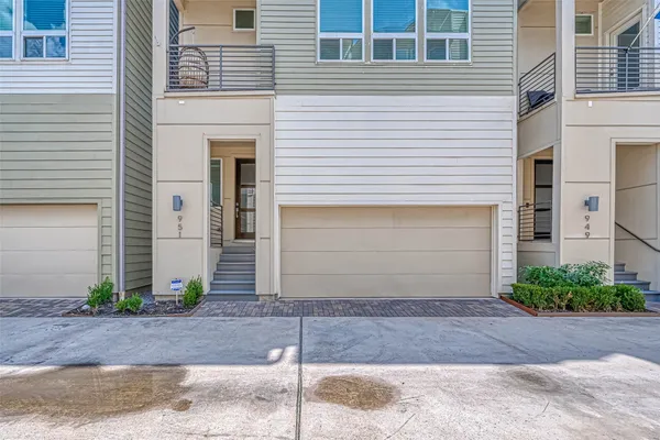 $3,200 | 951 West 17th Street, Houston, TX 77008