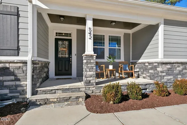 a view of a house with outdoor space