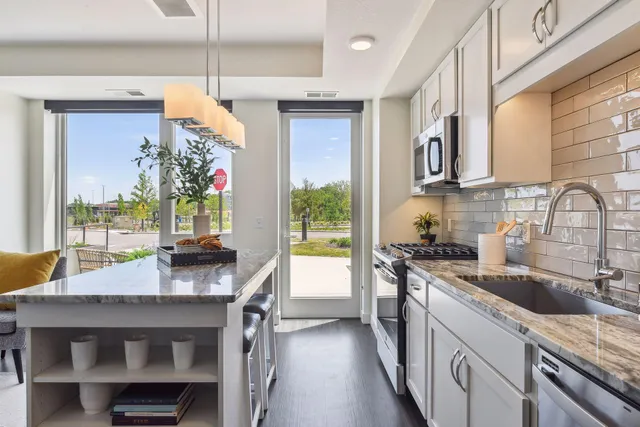 $1,985 | 12610 Ridgedale Drive, Unit 105, Minnetonka, MN 55305