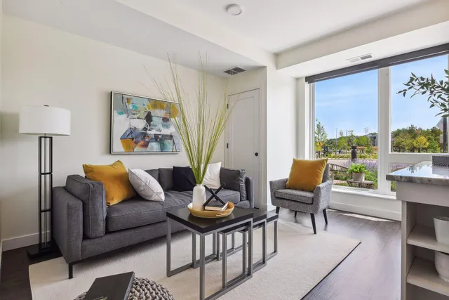 $1,985 | 12610 Ridgedale Drive, Unit 105, Minnetonka, MN 55305