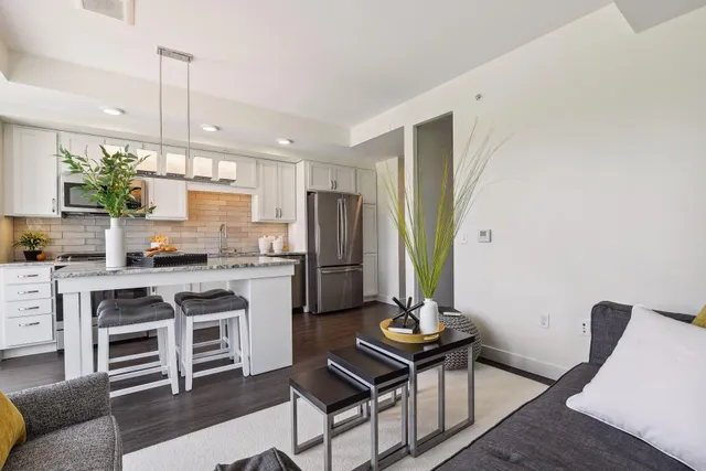 $1,985 | 12610 Ridgedale Drive, Unit 105, Minnetonka, MN 55305