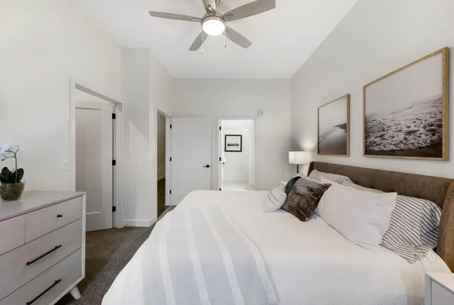 $1,985 | 12610 Ridgedale Drive, Unit 105, Minnetonka, MN 55305