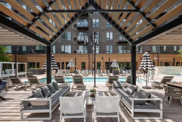 $1,985 | 12610 Ridgedale Drive, Unit 105, Minnetonka, MN 55305