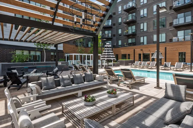 $1,985 | 12610 Ridgedale Drive, Unit 105, Minnetonka, MN 55305