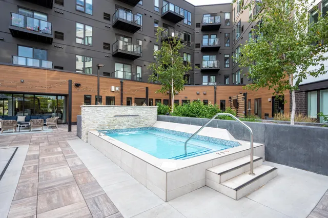 $1,985 | 12610 Ridgedale Drive, Unit 105, Minnetonka, MN 55305