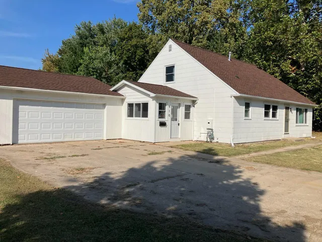 $169,900 | 910 West 19th Street, Sterling, IL 61081