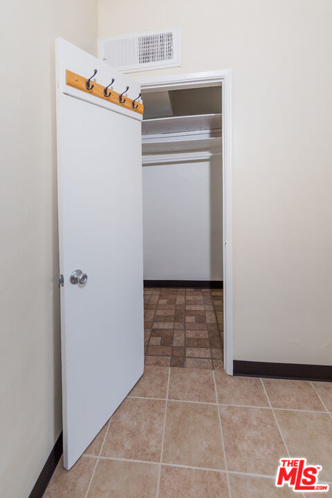 65675 Sullivan Road Joshua Tree, CA 92252 - Photo 34 of 54 a utility room with washer and dryer