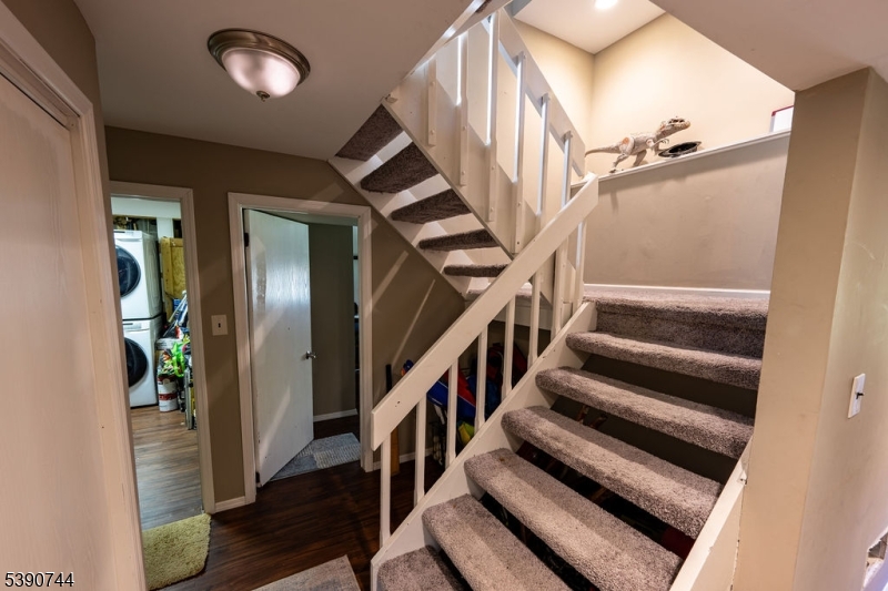 13 Village Way, Unit E7 Vernon, NJ 07462 - Photo 17 of 46 a view of entryway