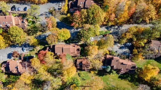 $377,000 | 13 Village Way, Unit E7, Vernon, NJ 07462