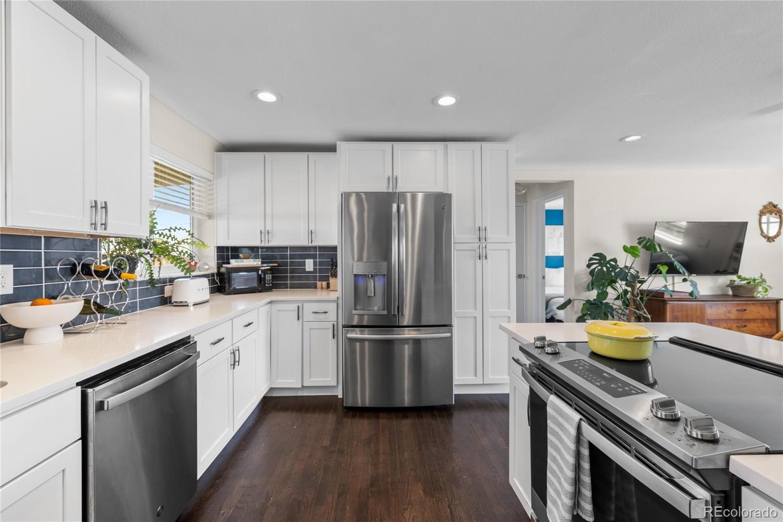 3011 Oneida Street Denver, CO 80207 - Photo 11 of 29