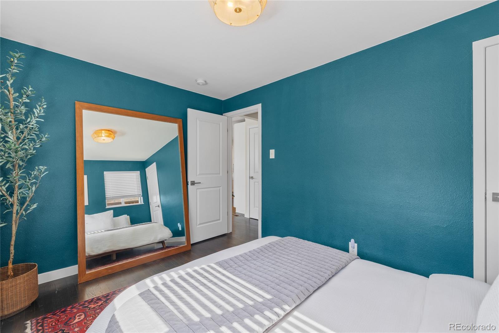 3011 Oneida Street Denver, CO 80207 - Photo 14 of 29