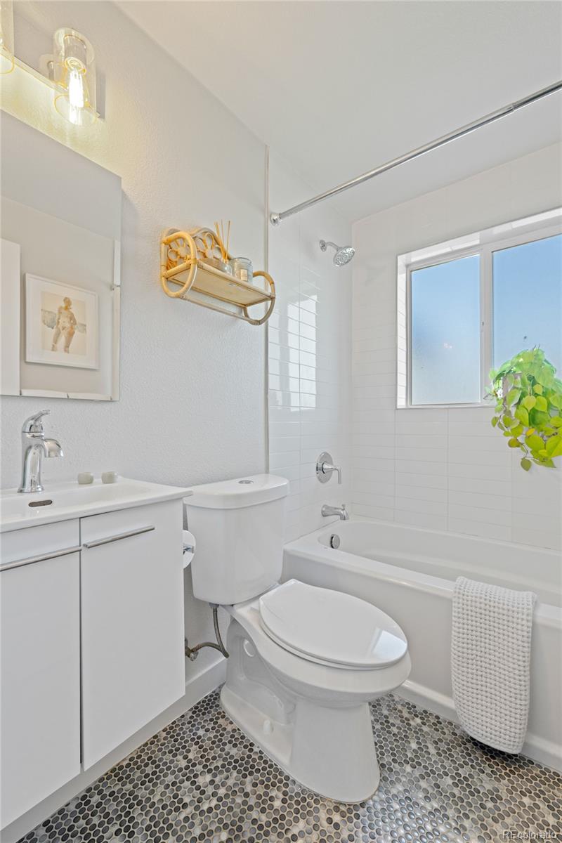 3011 Oneida Street Denver, CO 80207 - Photo 17 of 29