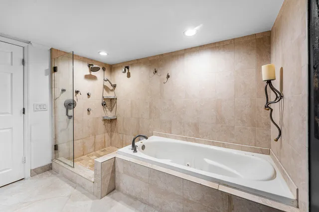 $1,199,000 | 5080 North Ocean Drive, Unit 6B, Singer Island, FL 33404