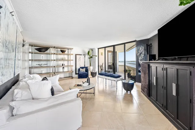 $1,199,000 | 5080 North Ocean Drive, Unit 6B, Singer Island, FL 33404