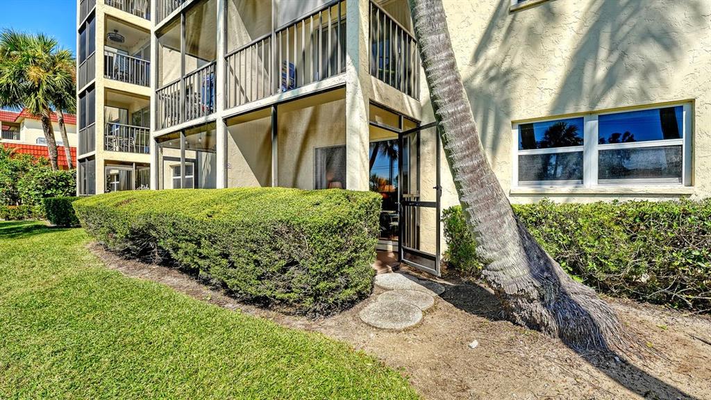 925 Beach Road, Unit 109 Sarasota, FL 34242 - Photo 28 of 70