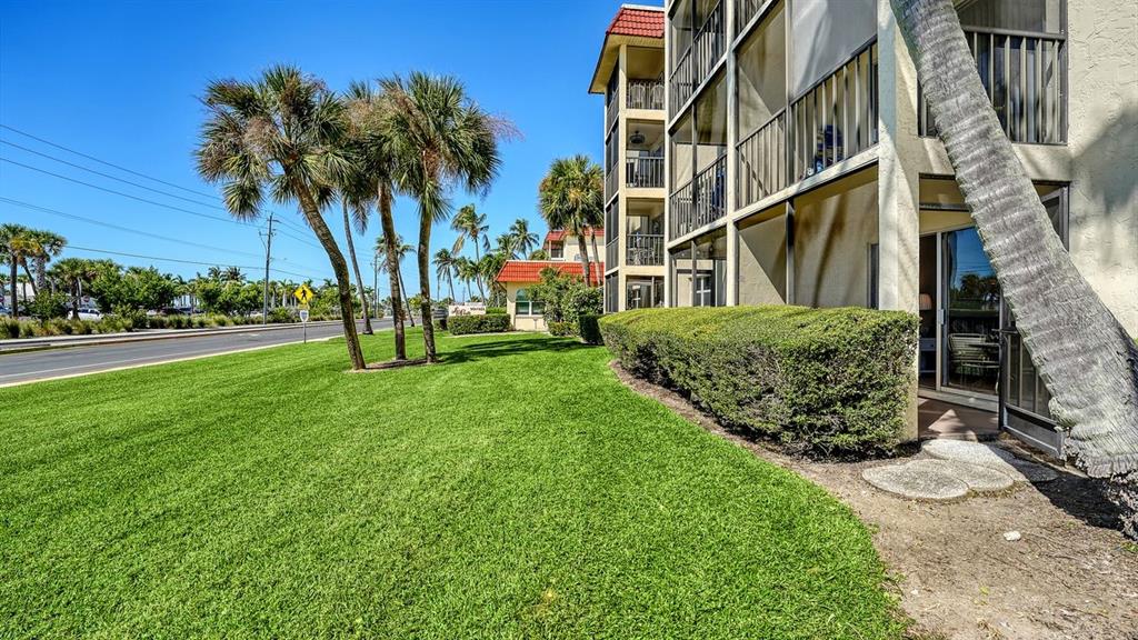 925 Beach Road, Unit 109 Sarasota, FL 34242 - Photo 29 of 70
