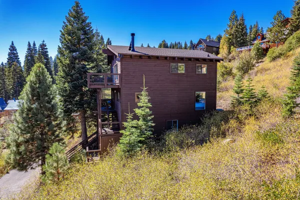 $939,000 | 11566 Rhineland Avenue, Truckee, CA 96161