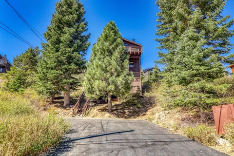 $939,000 | 11566 Rhineland Avenue, Truckee, CA 96161