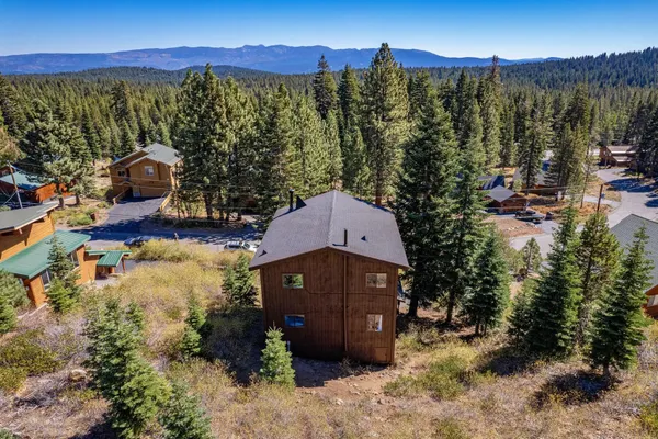 $939,000 | 11566 Rhineland Avenue, Truckee, CA 96161