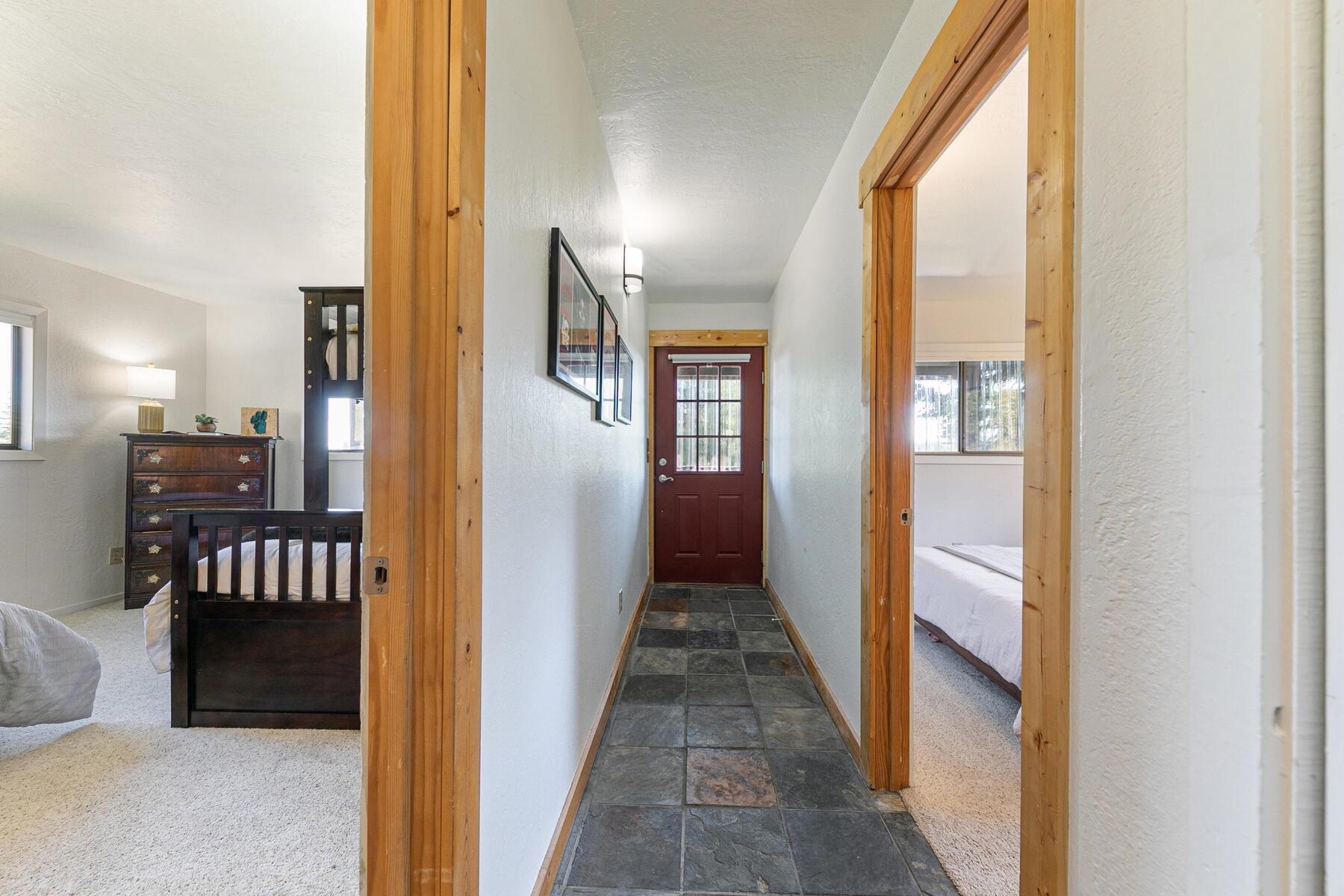 11566 Rhineland Avenue Truckee, CA 96161 - Photo 5 of 27