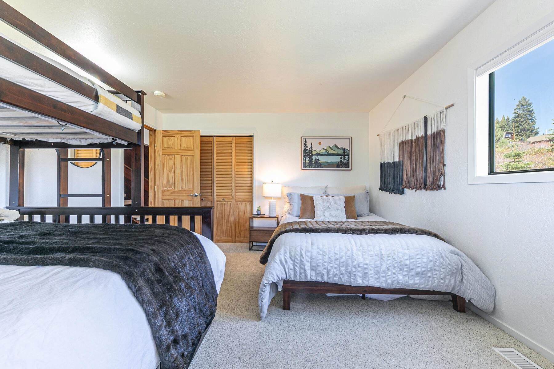 11566 Rhineland Avenue Truckee, CA 96161 - Photo 8 of 27