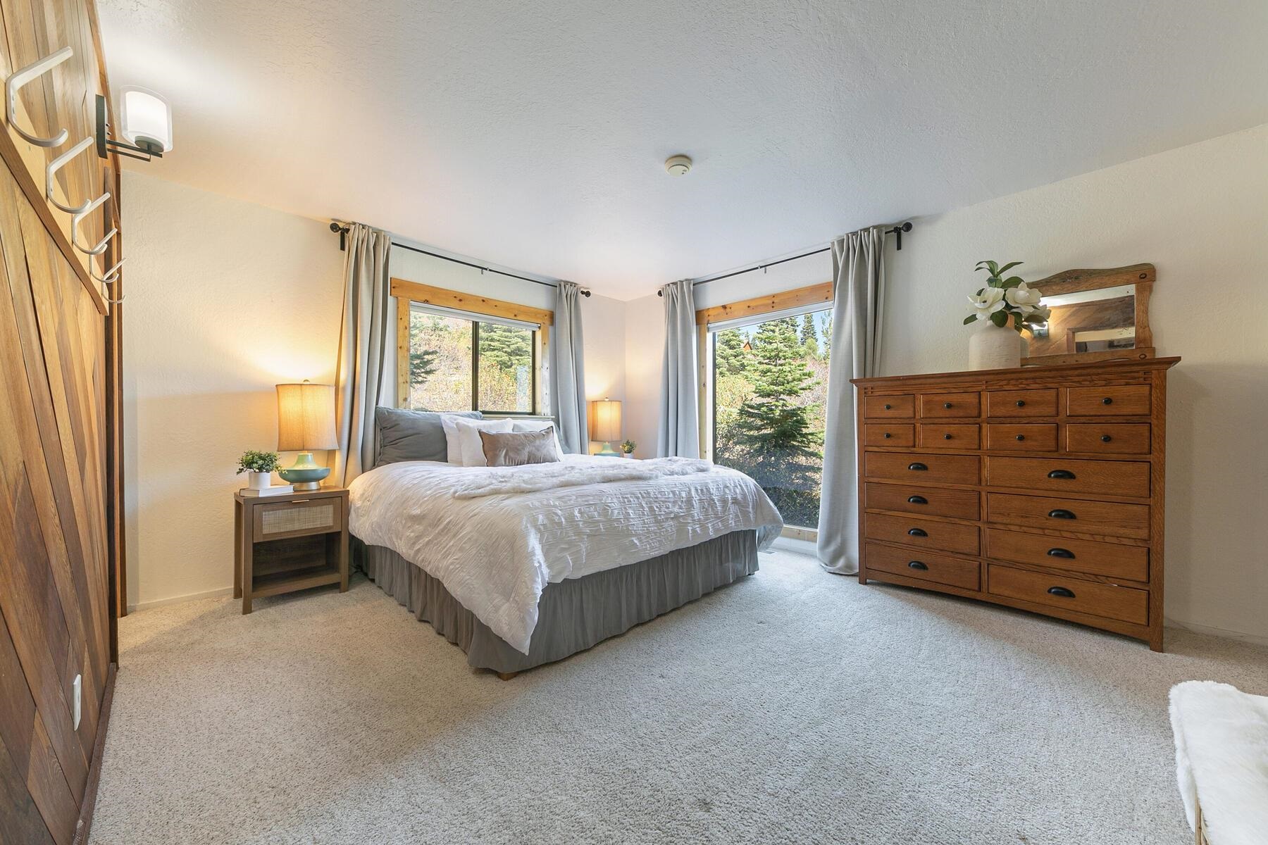 11566 Rhineland Avenue Truckee, CA 96161 - Photo 9 of 27