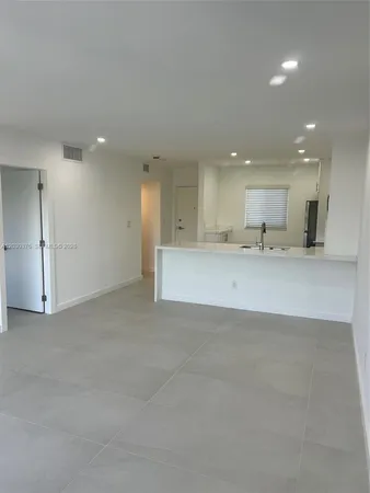 $2,000 | 7732 Camino Real, Unit F404, Miami, FL 33143