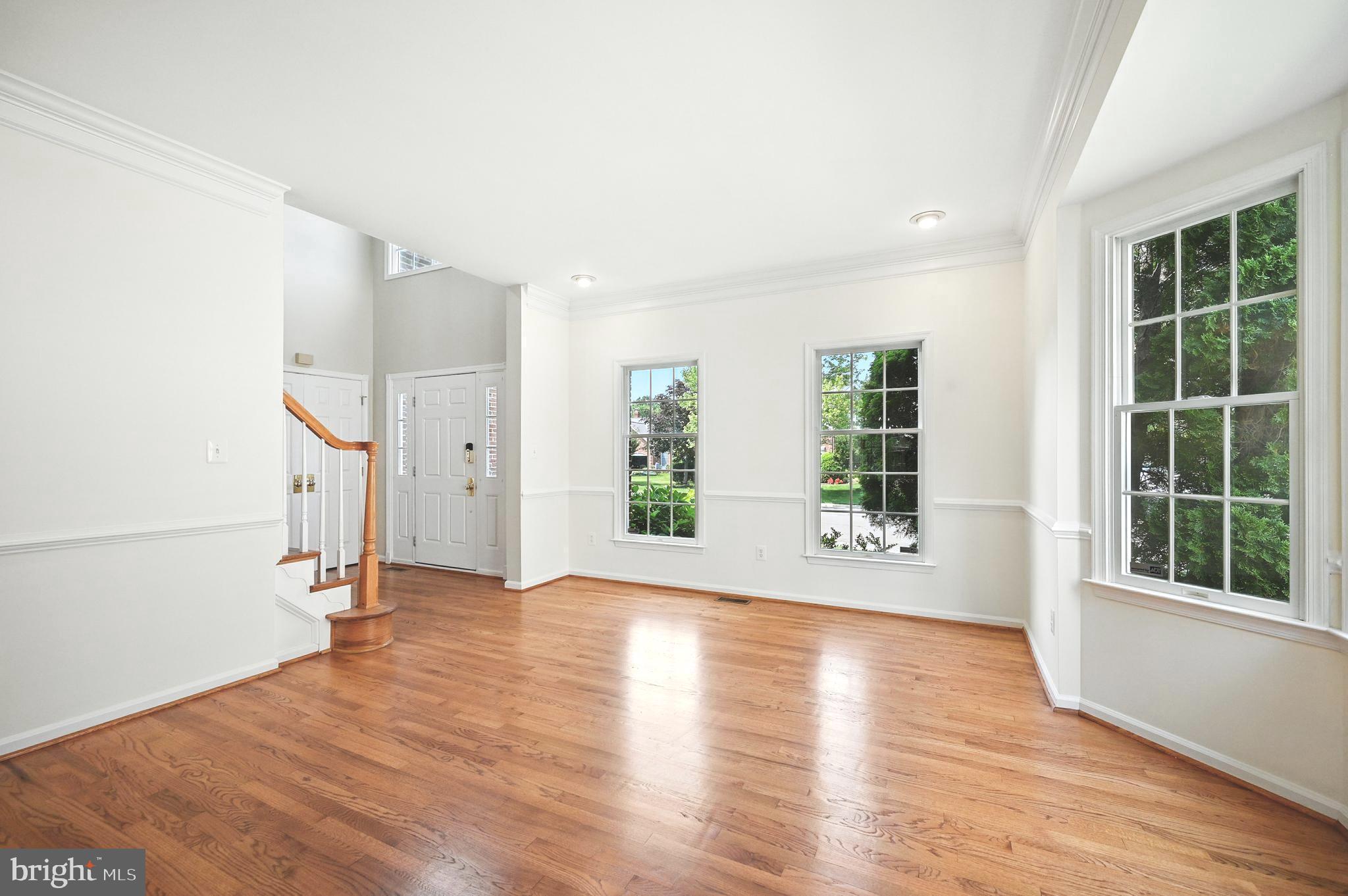 10861 Hunter Gate Way Reston, VA 20194 - Photo 6 of 79 Gallery Image 6
