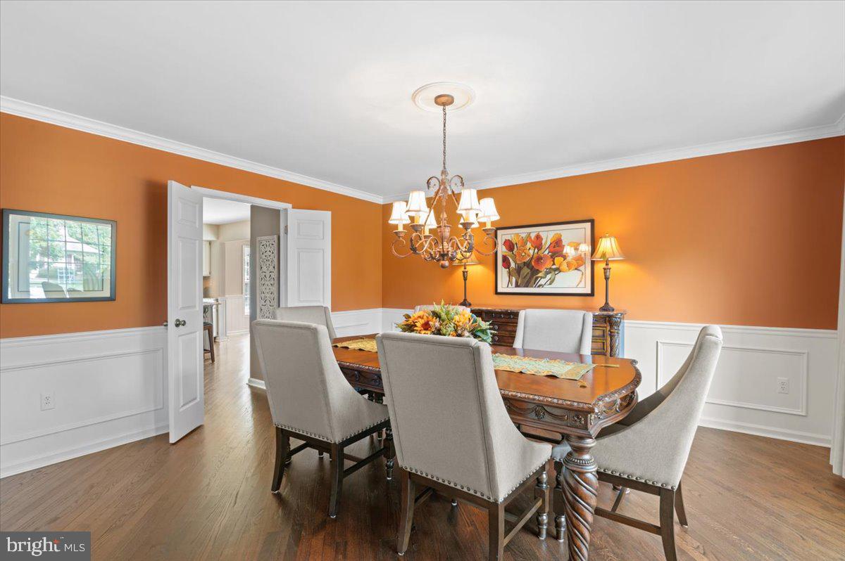 217 Windsor Way Doylestown, PA 18901 - Photo 13 of 36 Entrance into the Kitchen