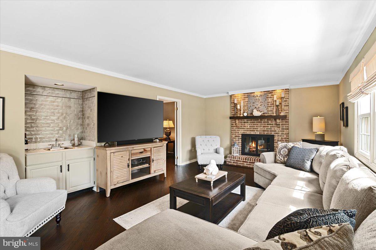 217 Windsor Way Doylestown, PA 18901 - Photo 9 of 36 convenient wet bar for entertaining