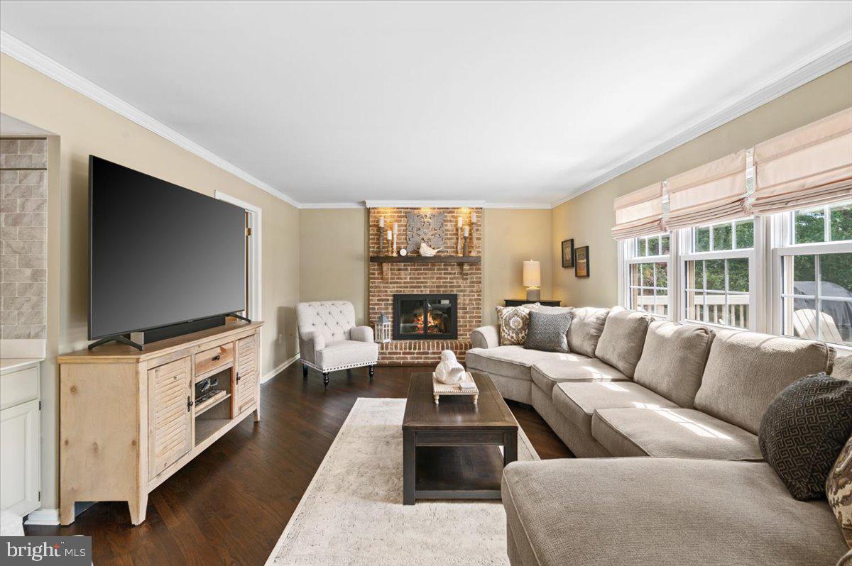 217 Windsor Way Doylestown, PA 18901 - Photo 10 of 36 Gas fireplace